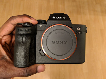 List my kit: Sony A7III (Sony A73)
