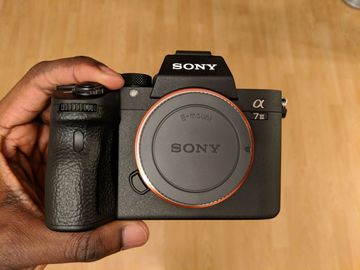 List my kit: Sony A7III + Sony Zeiss 35mm f1.4 (Bundle) 