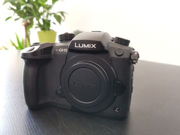 List my kit: Panasonic Lumix GH5 4K mirrorless video & photo camera